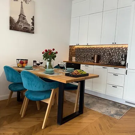 Viva La France Nad Jeziorem Dlugim Ольштын